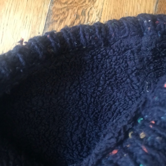 scarf 🧣 - Picture 3 of 6